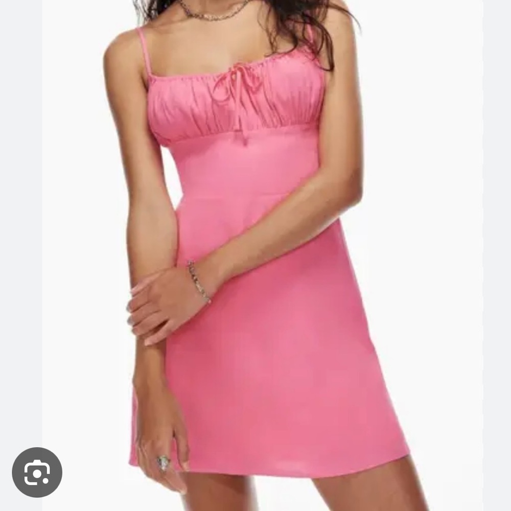 Aritzia Delilah mini dress